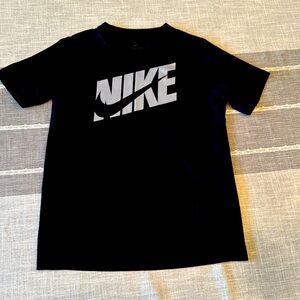 Boys Nike Dri Fit T-Shirt short sleeve tee youth large